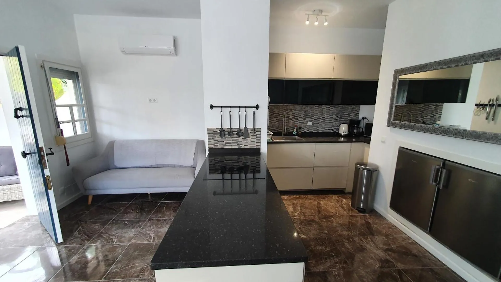 J51 Cabopino Appartement Marbella